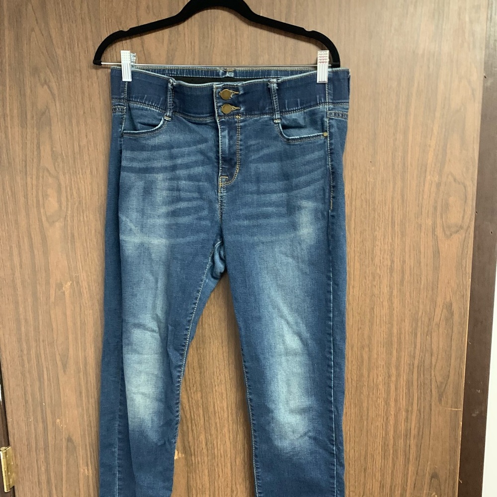 Apt 9 Straight Tummy control band Jeans - Size 12 - Minor Wear